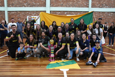 Campeão Feminino: Esporte Clube Santa Lúcia 
