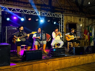 Celebração à Cultura Gaúcha reúne comunidade em noite de homenagens, sabores e tradição