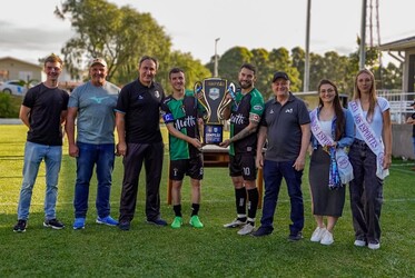 Ipiranga ergue a taça após decisão nos pênaltis
