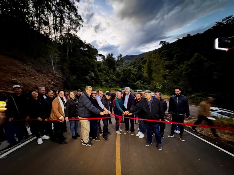 Inauguração da pavimentação no Sagrado Coração de Jesus marca mais um avanço para o interior